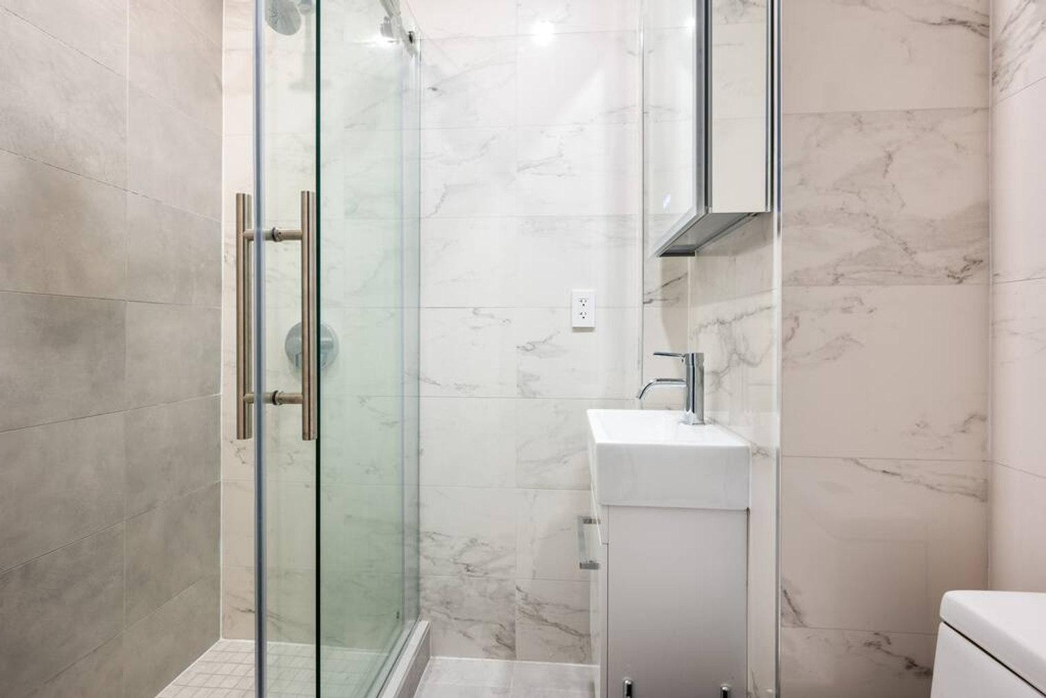 ONE BEDROOM APARTMENT IN HELL’S KITCHEN, MANHATTAN