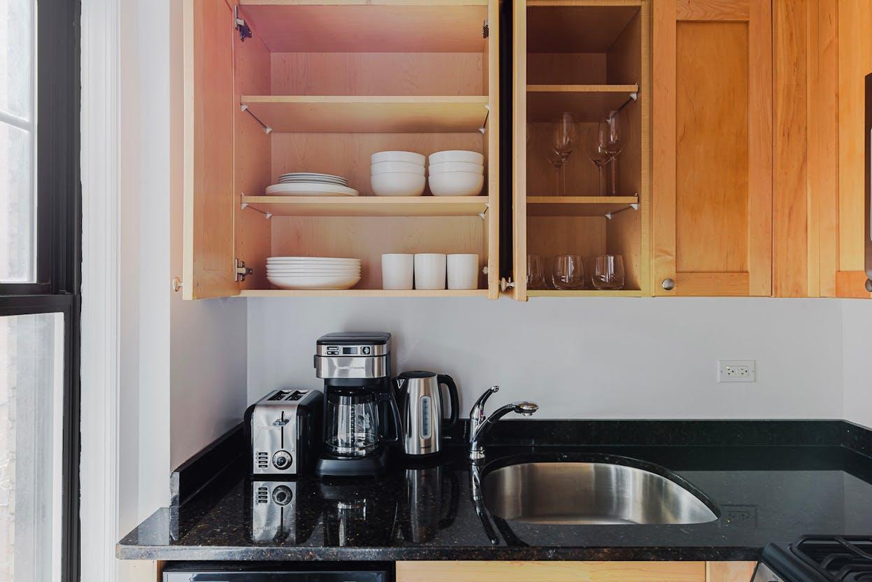 SUPER STUDIO IN UPPER WEST SIDE, MANHATTAN