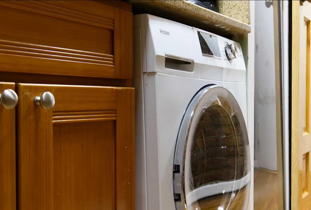 FULLY FURNISHED STUDIO APARTMENT IN LENOX HILL, MANHATTAN